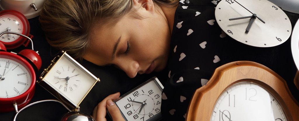 Giant Study Identifies The Best Time to Fall Asleep to Lower Risk of Heart Probl..