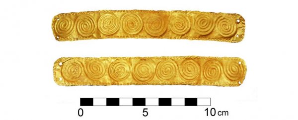 Mesmerizing gold jewelry from Queen Nefertiti's time found in Cyprus