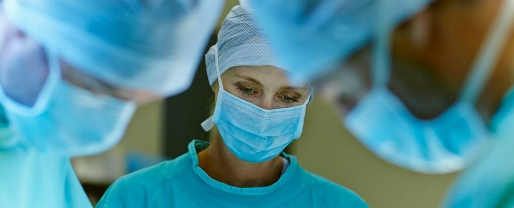 Risk of Death For Female Patients Is Much Higher if Surgeon Is a Man, Study Reve..