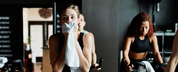 6 evidence-based ways to reduce feeling anxious before going to the gym