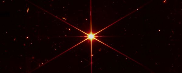 Webb Just Sent Back Its First-Ever Sharp Image of a Star, And It's Breathtaking  Webb-alignment-milestone-pretty-star-header_600