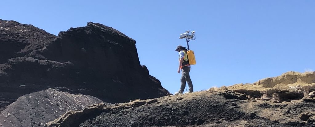 Look at This Epic NASA Backpack Designed For Astronauts on The Moon