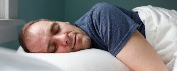 Huge Study Identifies The 'Optimal' Amount of Sleep From Middle Age Onwards