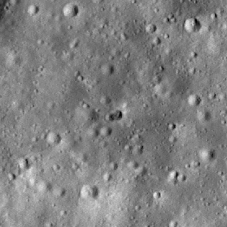 На Луне обнаружили кратер от врезавшейся в нее ракеты (ФОТО) 3