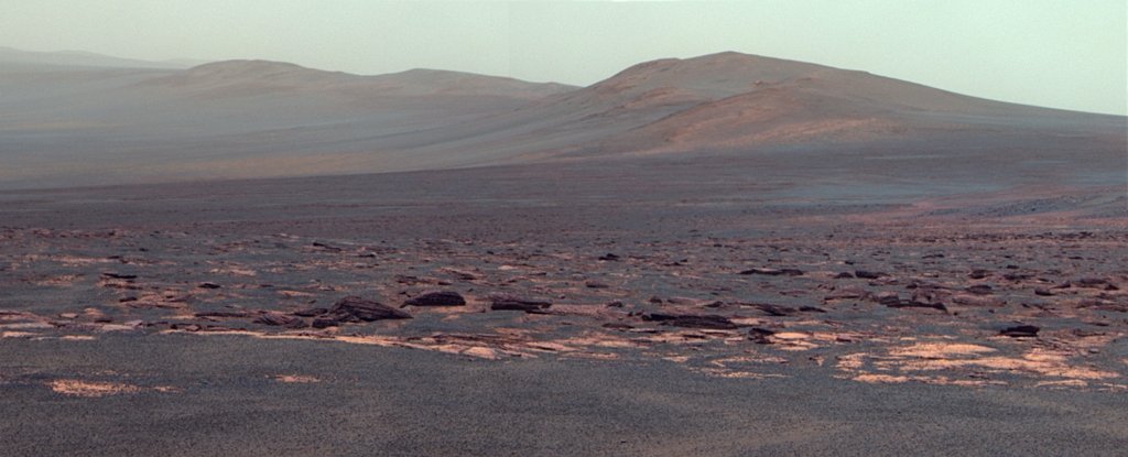 West Rim of Endeavour Crater on Mars, false color. 