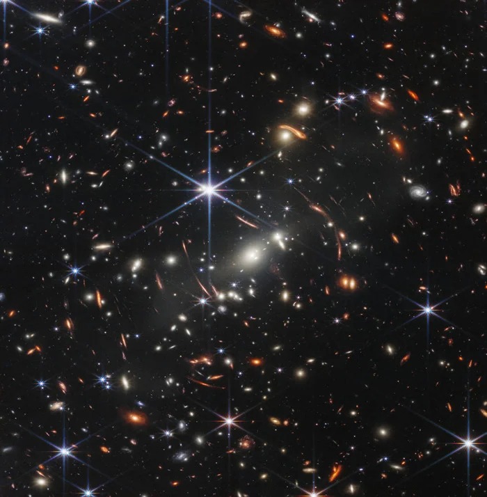 WebbsFirstDeepFieldGalaxyCluster