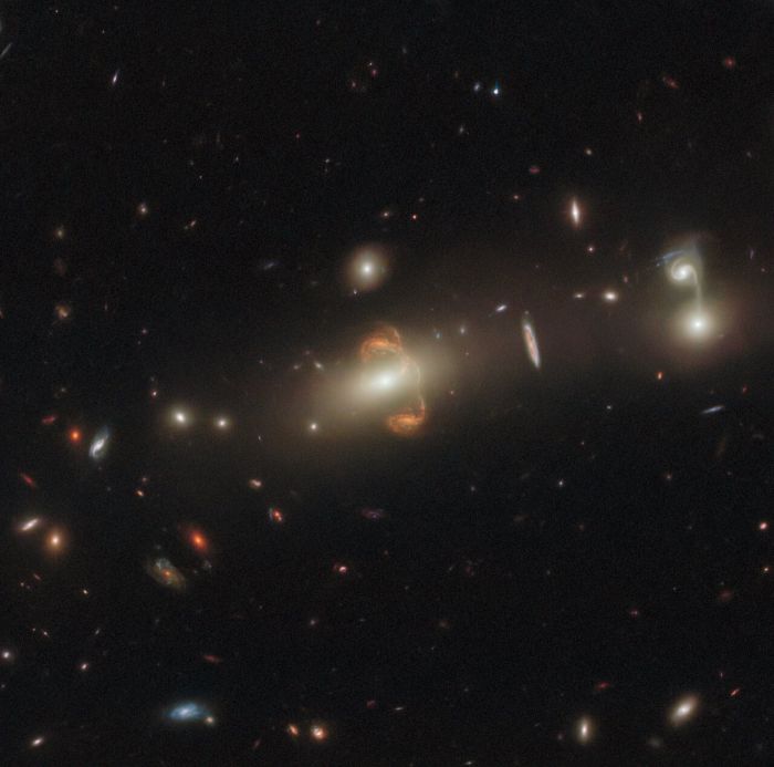 mirrored gravitational lens body