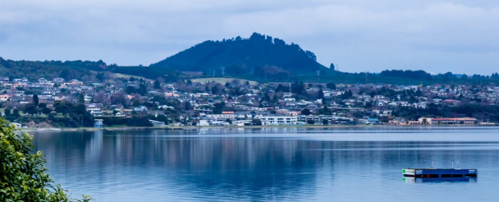 Supervulkán na Novom Zélande robí toľko hromu, že nad sebou posúva zem