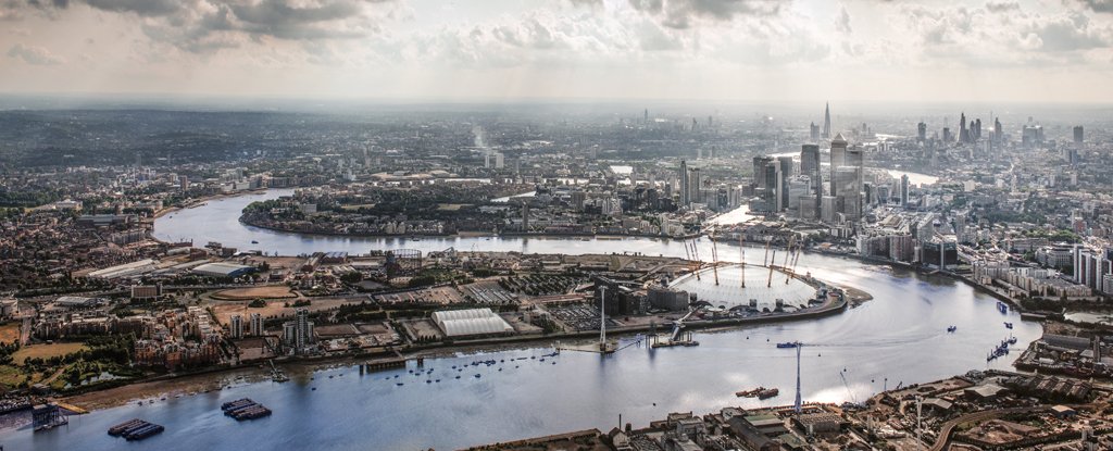 An 'Island' of Disgusting Wet Wipes Changed The Course of The Thames River in Lo..