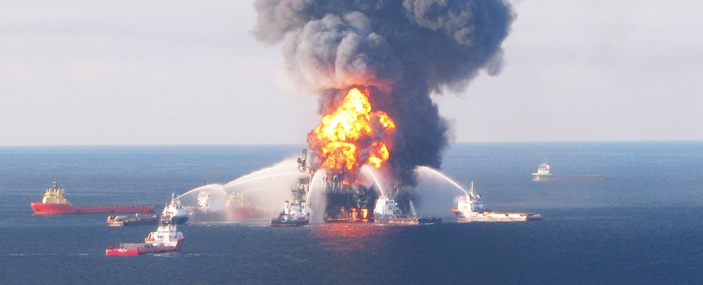 Boats battle a fierce blaze at Deepwater Horizon, 21 April 2010. 