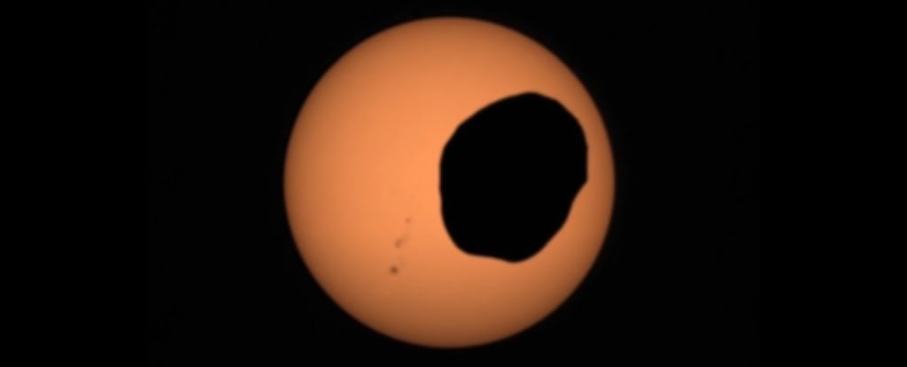 Videos surrealistas de la NASA revelan cómo se ve un eclipse solar en Marte : ScienceAlert