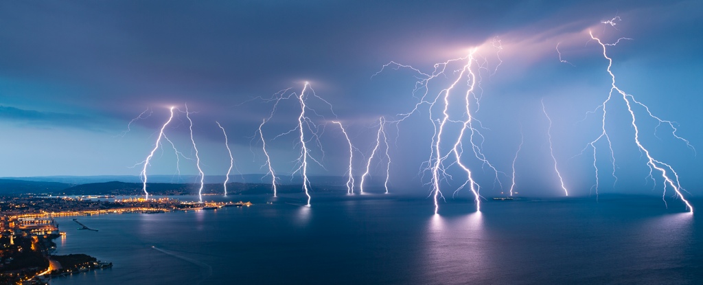 Los enjambres de insectos pueden electrificar el aire tanto como una tormenta eléctrica : Heaven32