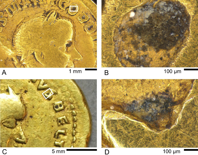 Depósitos minerales en las monedas romanas de cerca