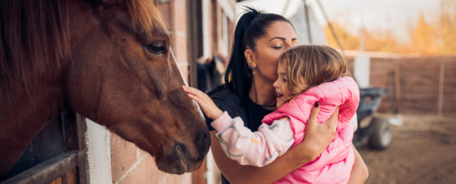 Empathetic People Seem to Have A Special Ability When It Comes to Animals Horse-kiss-hug-642x260