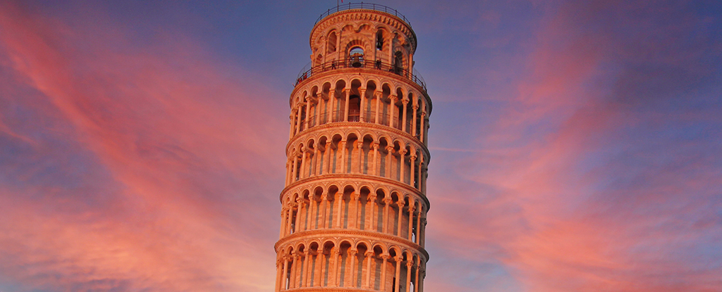 leaning tower of pisa at sunset