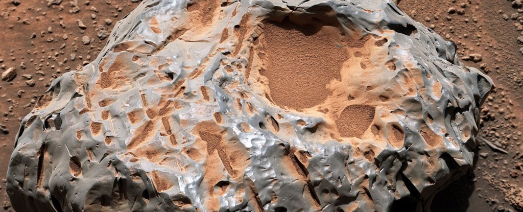 NASA Rover Encounters Spectacular Metal Meteorite on Mars - ScienceAlert
