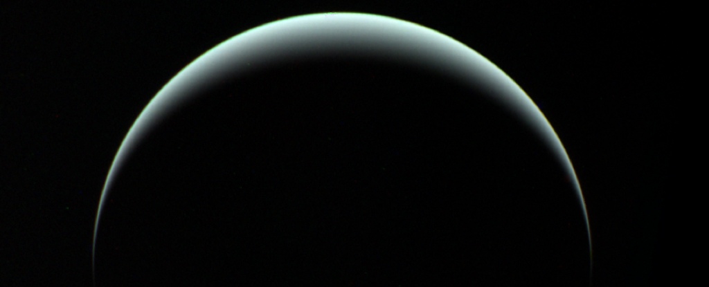 Photo of Seltsames Signal vor Jahrzehnten deutet auf verborgene Ozeane hin, die Uranus umkreisen: ScienceAlert