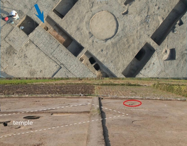 Two images showing the location of Pit L 1777 where one of the analyzed hands was found, in front of the throne room and the area of Pit L1542 and 1543 where the remaining 11 hands were found.