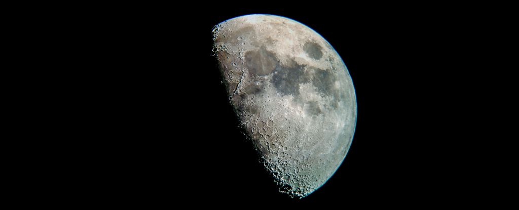 Os cientistas finalmente confirmaram o que há dentro da lua: ScienceAlert