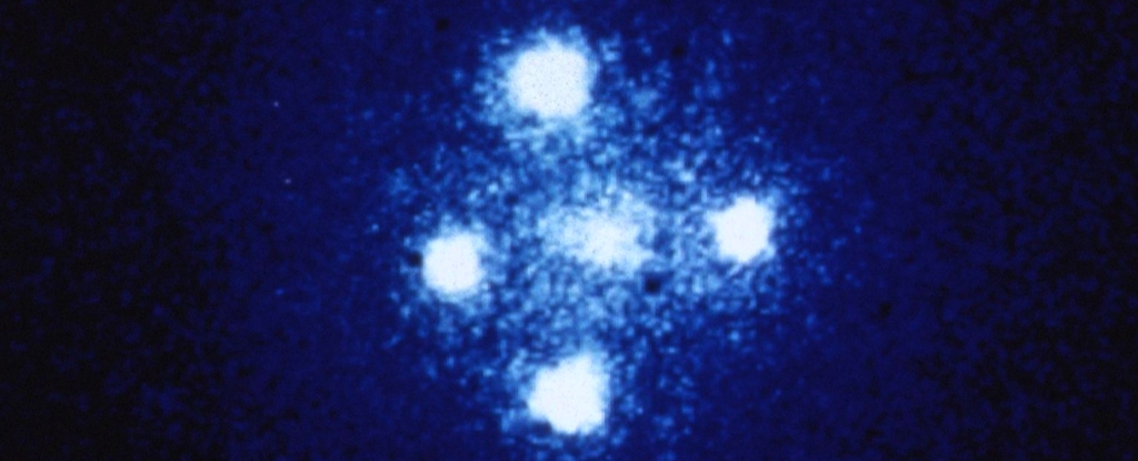 Surreal ‘Einstein’s Cross’ terlihat di luar angkasa setelah supernova jauh: ScienceAlert