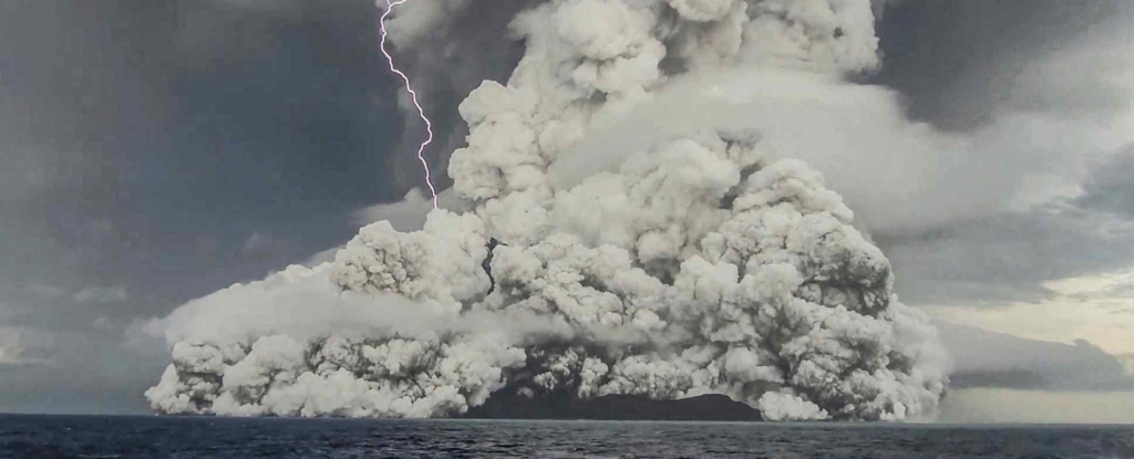 Giant smoky eruption in ocean