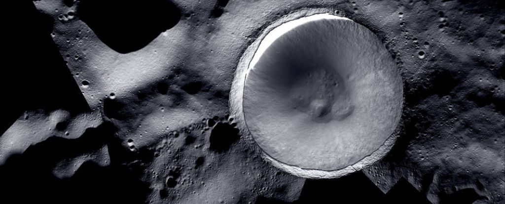 La straordinaria immagine della NASA dà uno sguardo all’oscurità perpetua del Polo Sud lunare: ScienceAlert