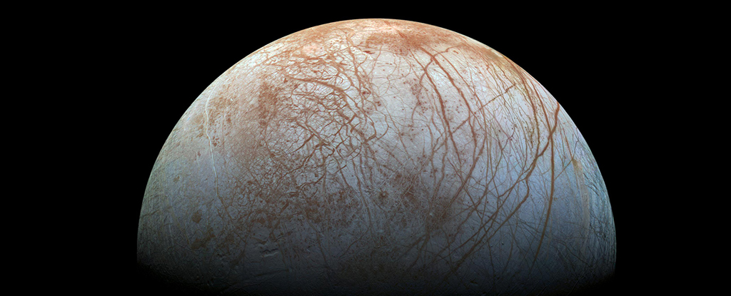 Er is een mysterieuze koolstofbron op het oppervlak van Jupiters maan Europa: ScienceAlert