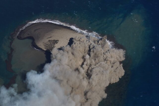 Vogelperspektive der neuen Vulkaninsel