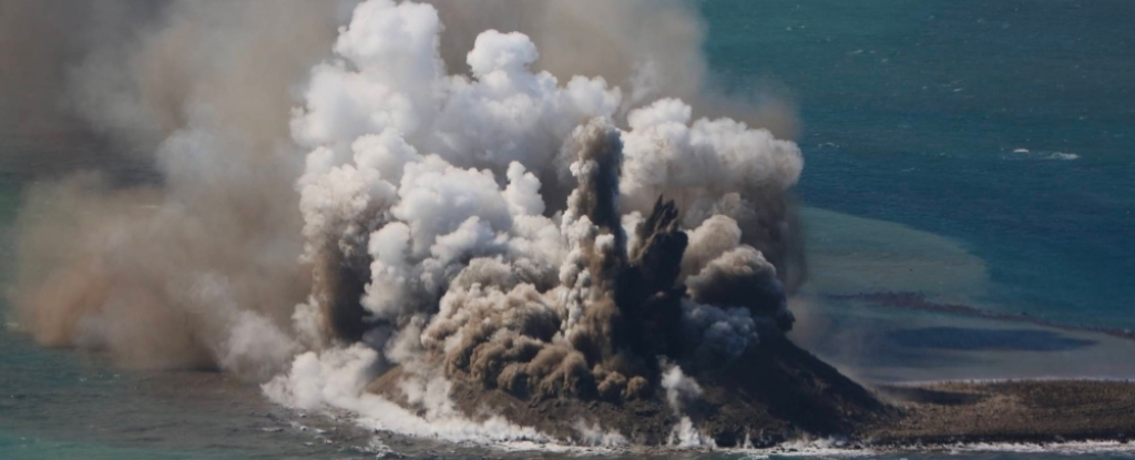 جزيرة جديدة تخرج من اليابان بعد ثوران بركان قوي تحت الماء: ScienceAlert