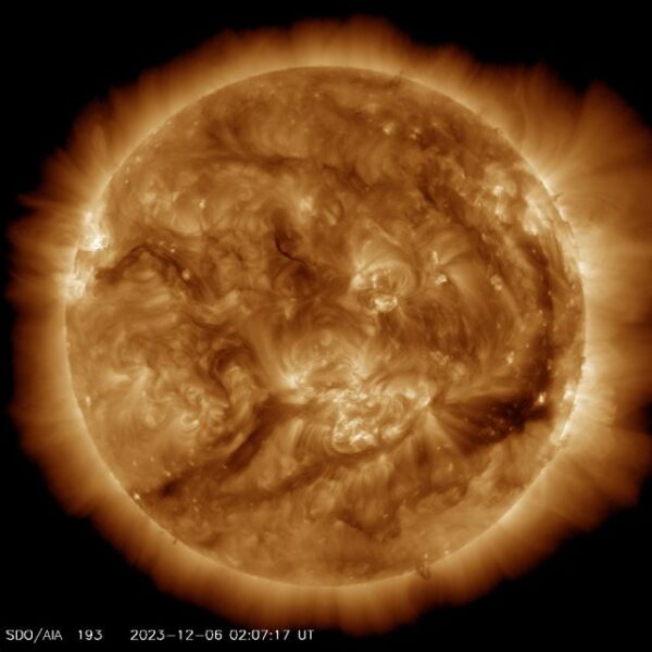 Gaping Hole in The Sun Bigger Than 60 Earths Just Blasted Solar Wind