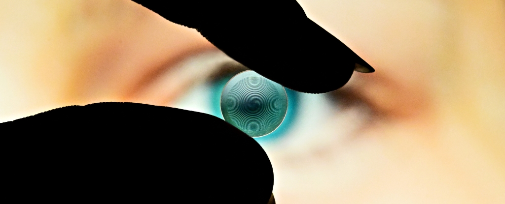 Increíble lente de contacto en forma de espiral utiliza un ‘vórtice óptico’ para corregir la visión: Heaven32