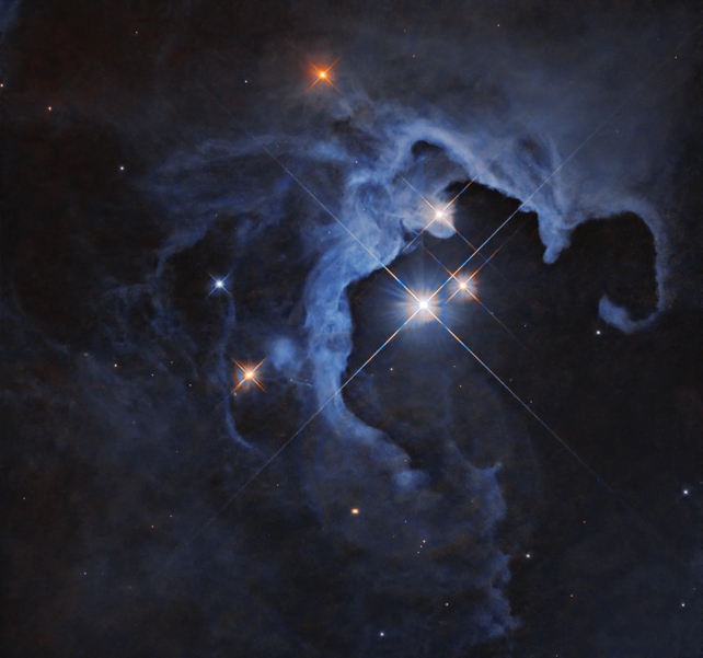 Astrónomos revelan una nueva e impresionante imagen de un sistema de tres estrellas brillando en el espacio: ScienceAlert