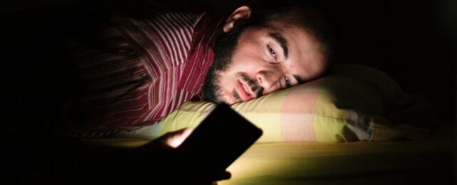 Bright Light at Night May Raise Type 2 Diabetes Risk, Study Suggests