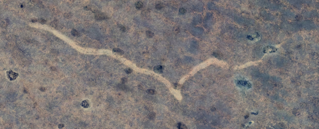 A Giant, Mysterious 'Scar' Was Discovered in The Australian Outback