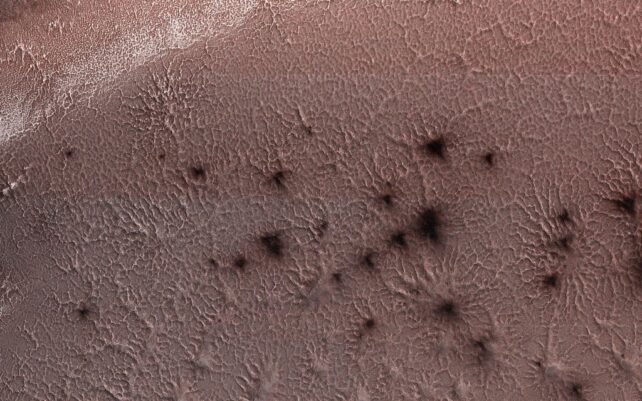 Eerie Features Seen on Mars Are Unlike Anything on Earth