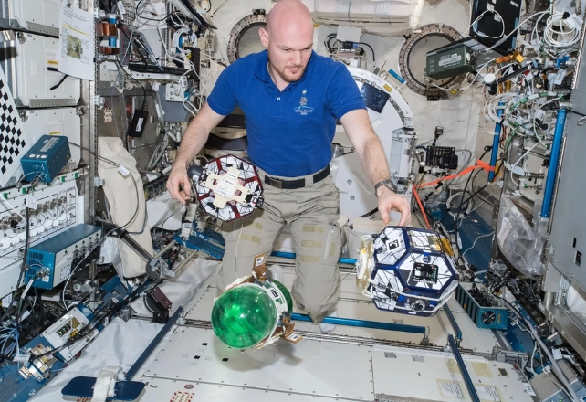 These Photos From Space Reveal The Human Side of Life on The ISS