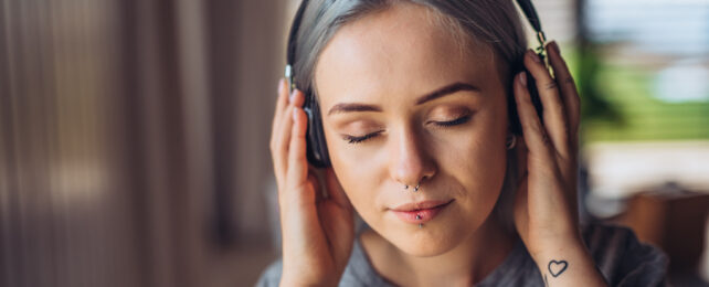Music Does Something Amazing to Your Brain's Own Natural Rhythms