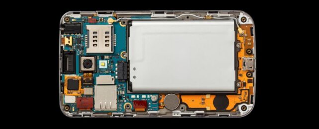 Scientists Figured Out How to Extract Gold From Old Phones And Laptops