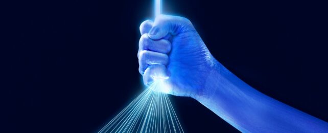 hand squeezing light