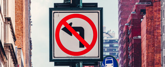 no left turn sign