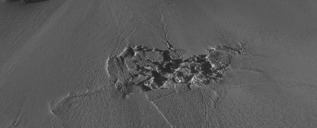 90 Billion Liters of Water Punched Through Greenland’s Ice Sheet – And Nobody Noticed : ScienceAlert