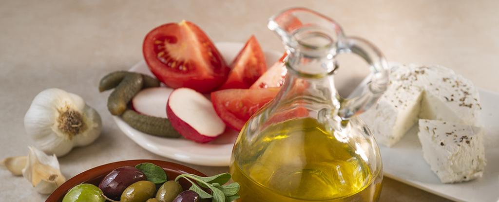 One Diet Can Lower Genetic Risk For Alzheimer’s, Scientists Discover : ScienceAlert
