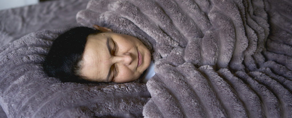 Do Weighted Blankets Really Work For Stress And Anxiety? Here’s What The Science Says. : ScienceAlert