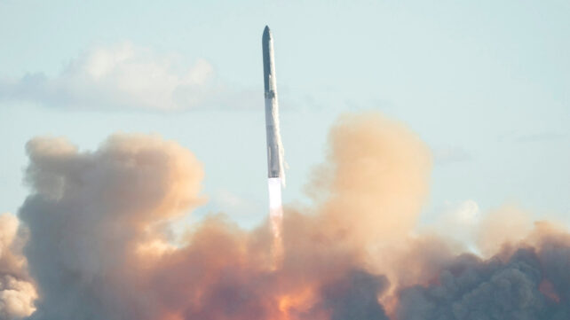 Starship rocket launching