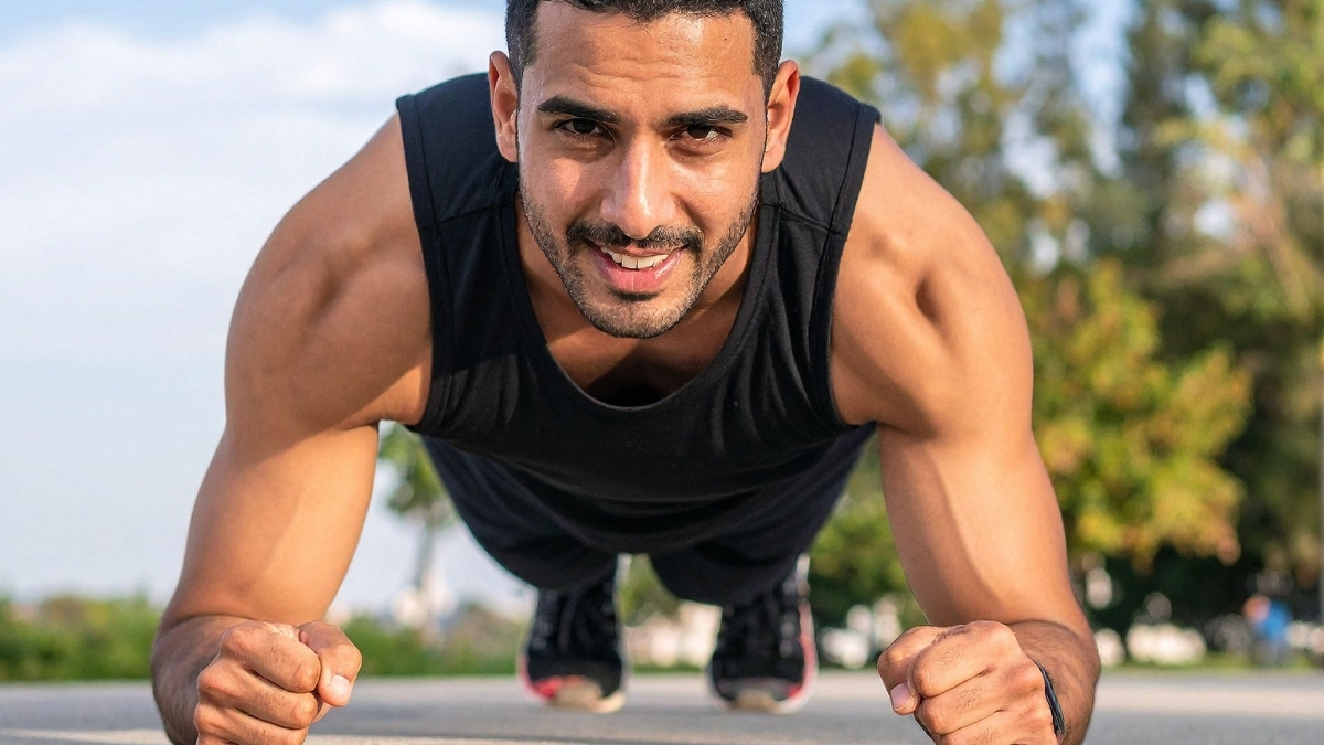 You Only Need 1 Piece of Equipment For Strength Training, And It's Free