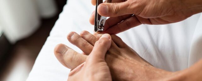 Your Toenails Can Reveal if You've Been Exposed to an Invisible Lung Cancer Cause