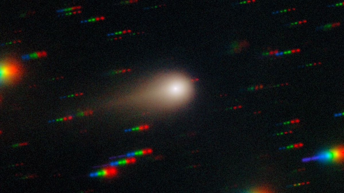 Interstelární kometa 3I/ATLAS není mimozemská sonda, ale je velmi neobvyklá