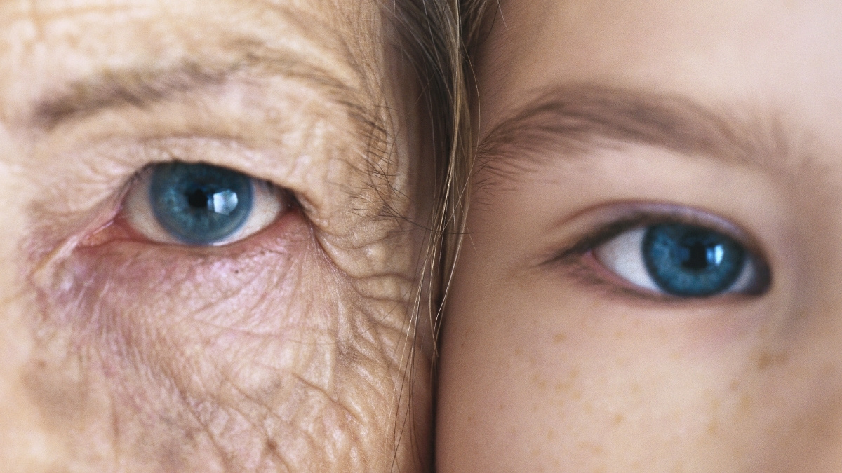 Study Finds Humans Age Faster at 2 Sharp Peaks – Here’s When to Expect Them : ScienceAlert