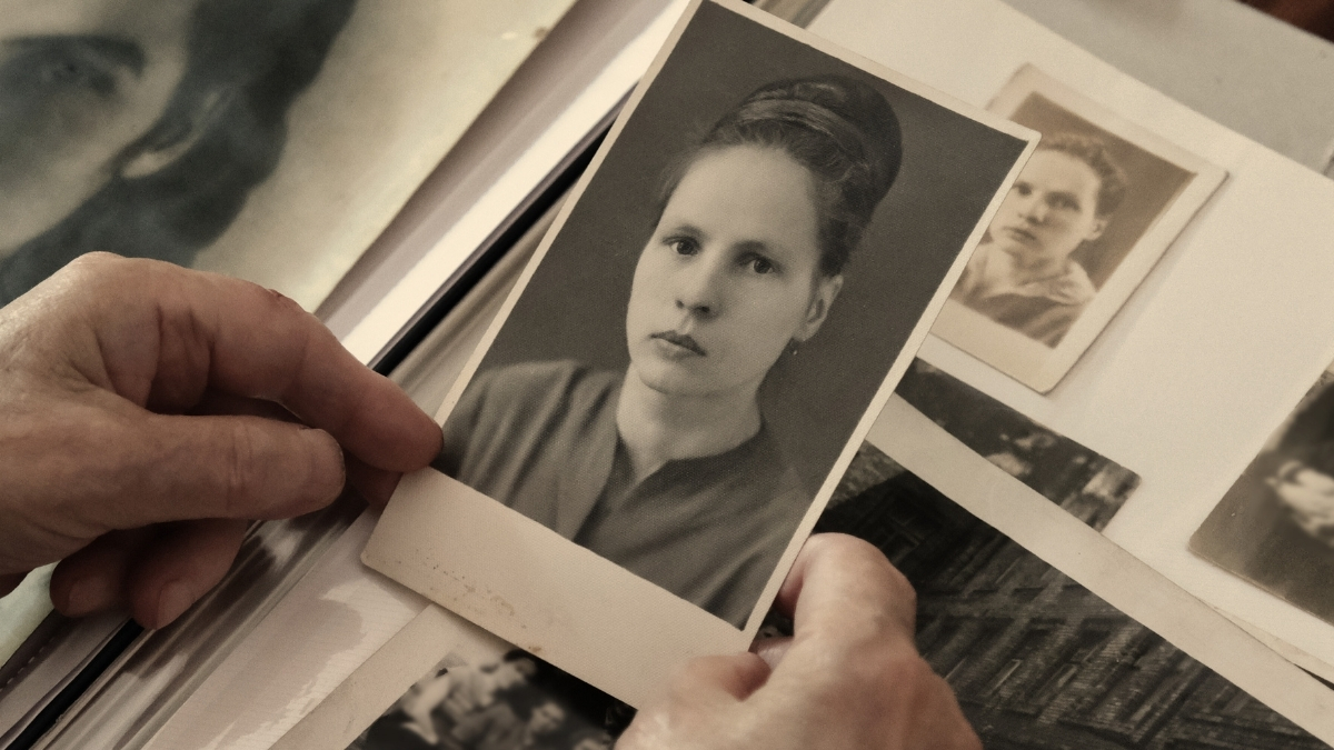 We May Now Know Why Alzheimer's Erases Memories of Our Loved Ones