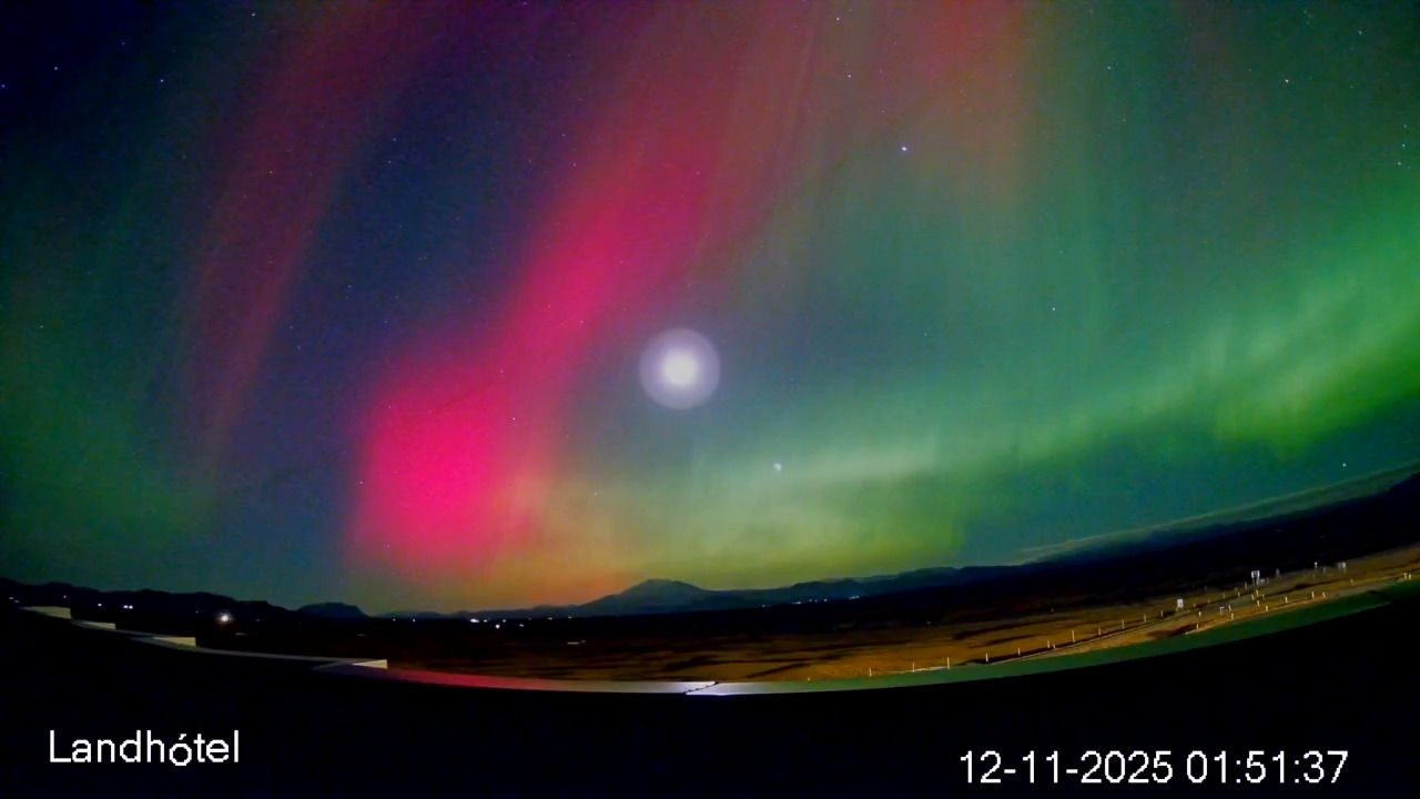 3 Giant Solar Outbursts Explode Towards Earth, Prompting Aurora Forecast Across US